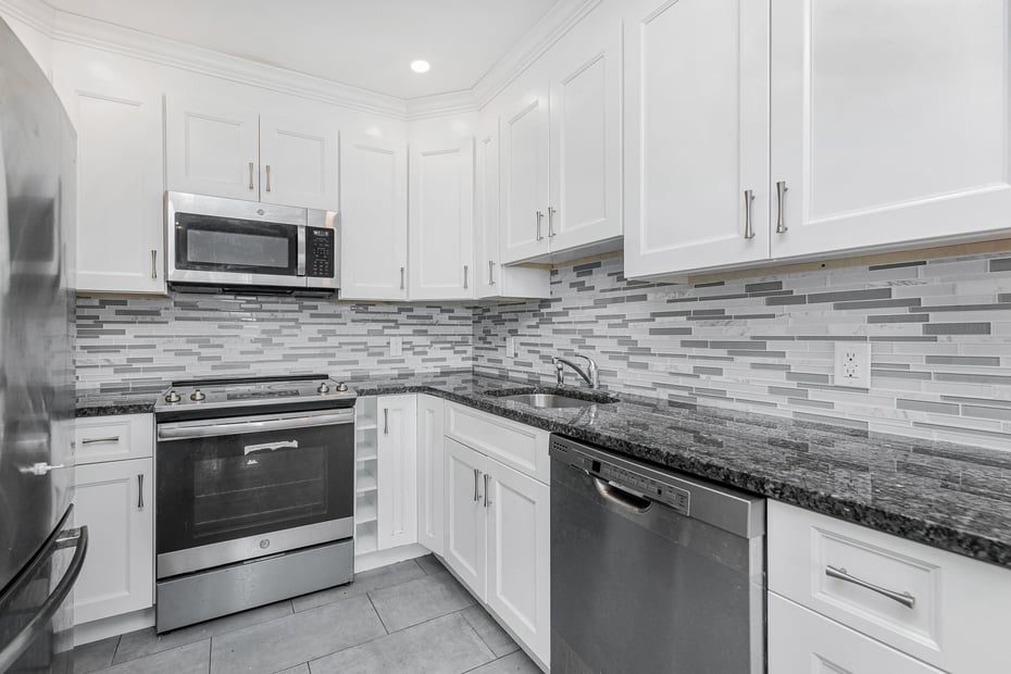 174 Ashford Avenue  #B Photo 4