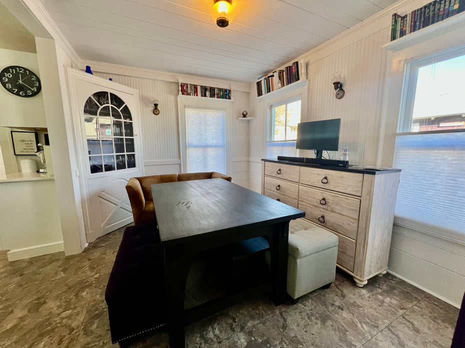 624 Vineyard Point Road Photo 9