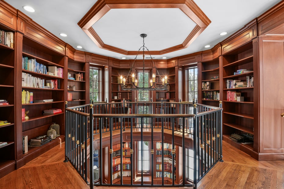 10 Hilltop Road Photo 9