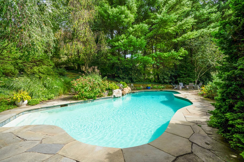 10 Hilltop Road Photo 43