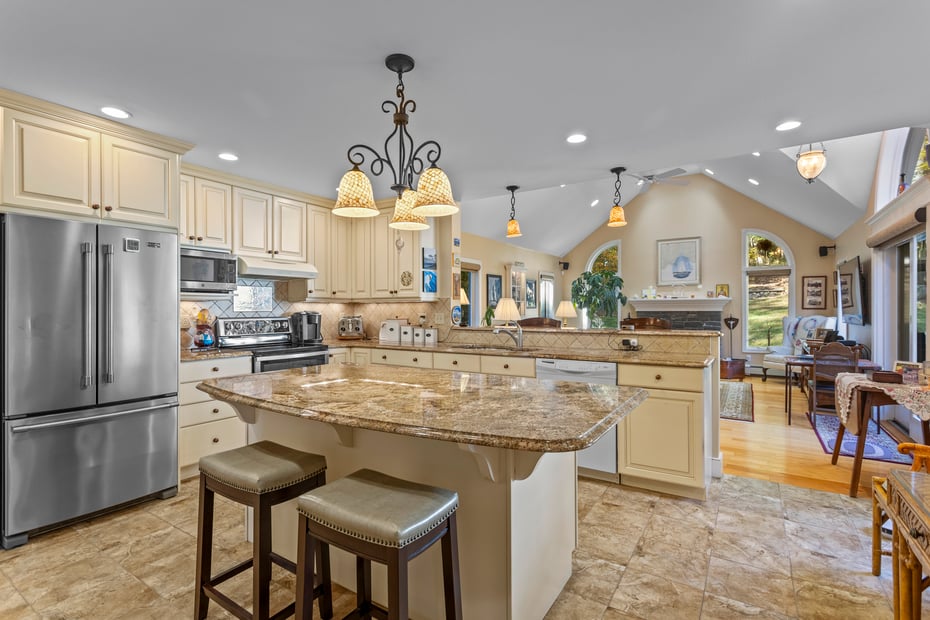 137 Upper Pattagansett Road Photo 3