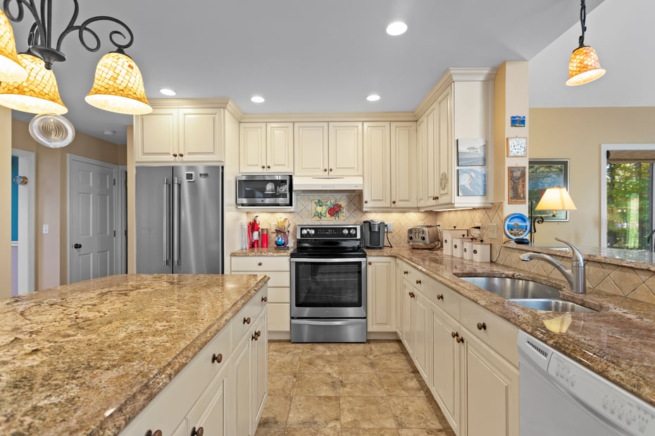 137 Upper Pattagansett Road Photo 4