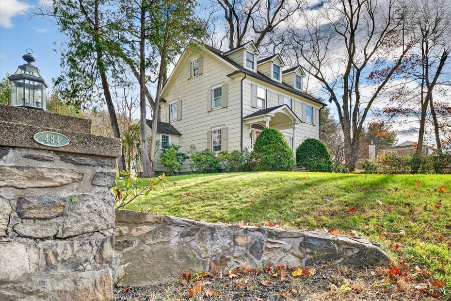 484 Bedford Road Photo 24