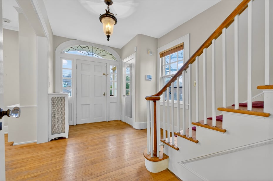 484 Bedford Road Photo 2