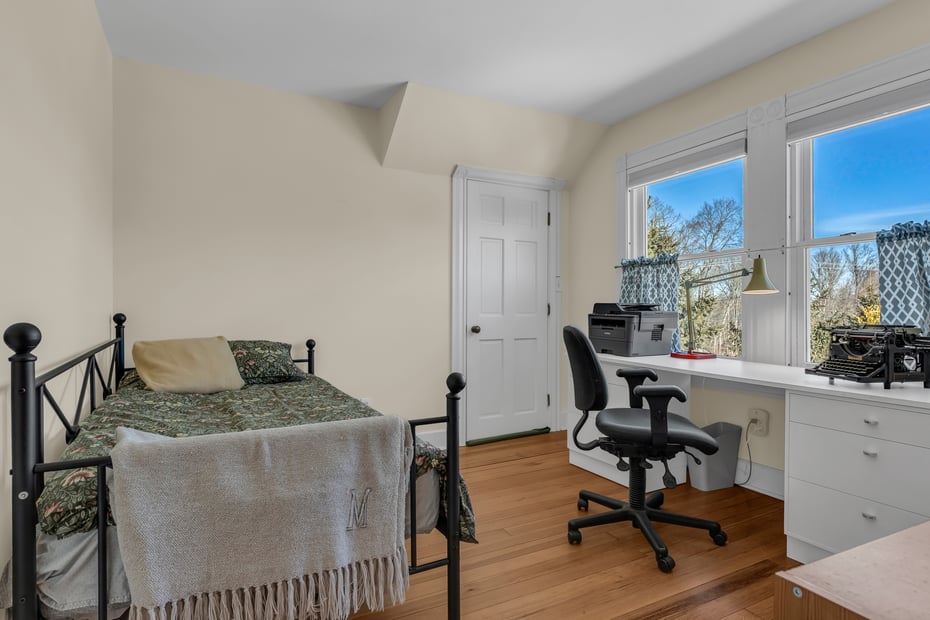 178 West Main Street Photo 20