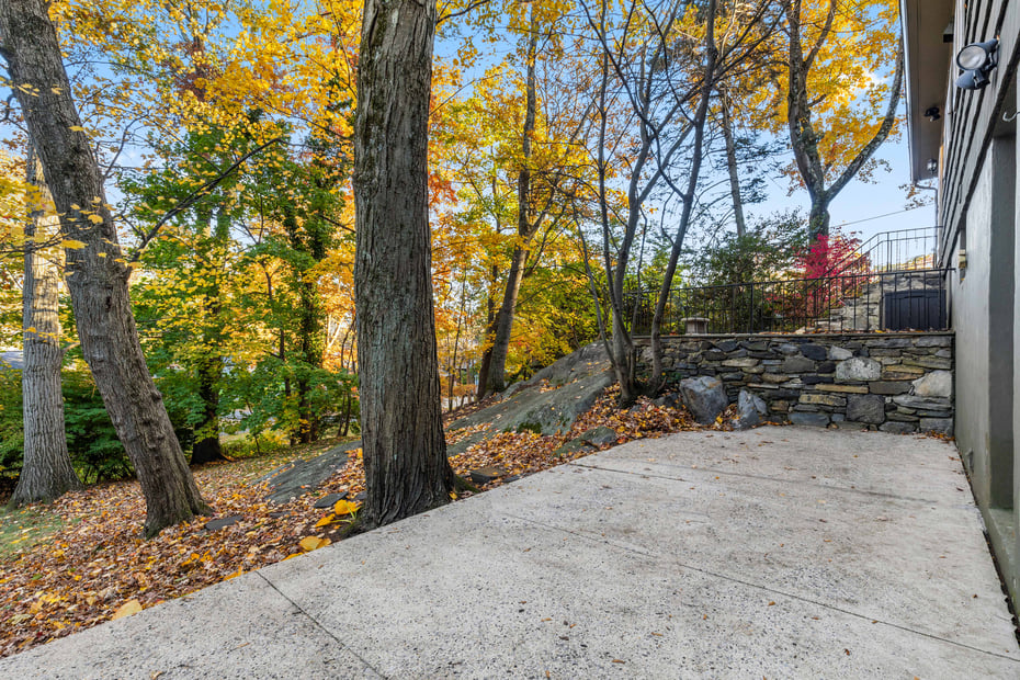 196 Old Army Road Photo 25