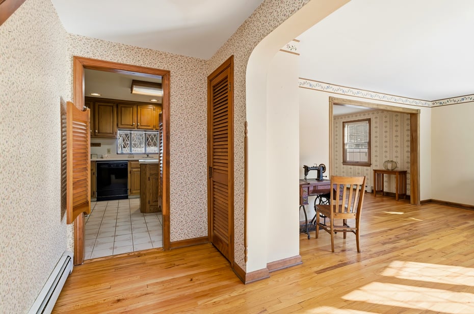 98 Wheeler Lane Photo 7