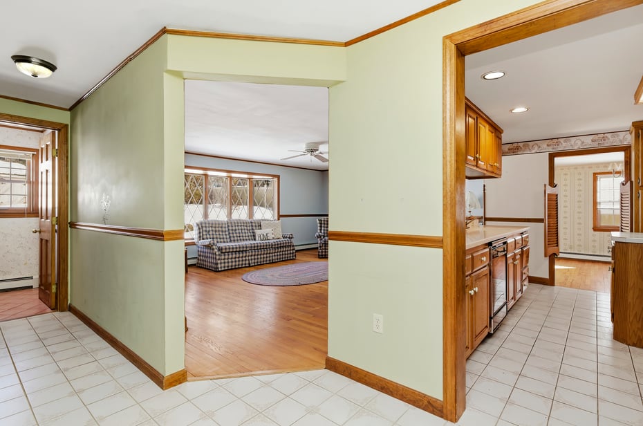 98 Wheeler Lane Photo 23