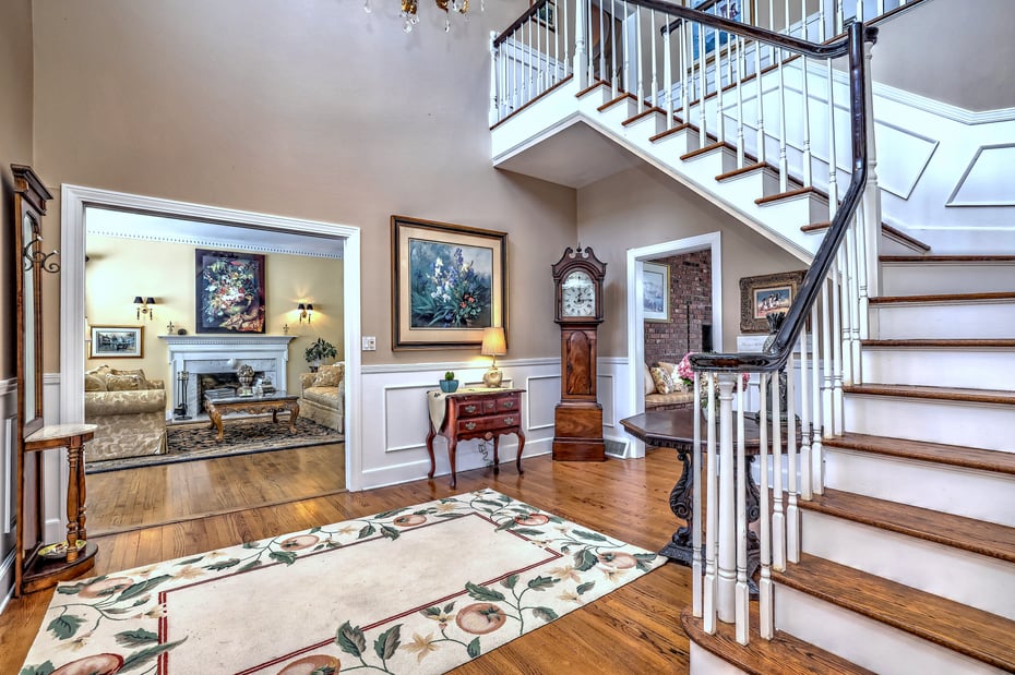 152 West River Street Photo 6