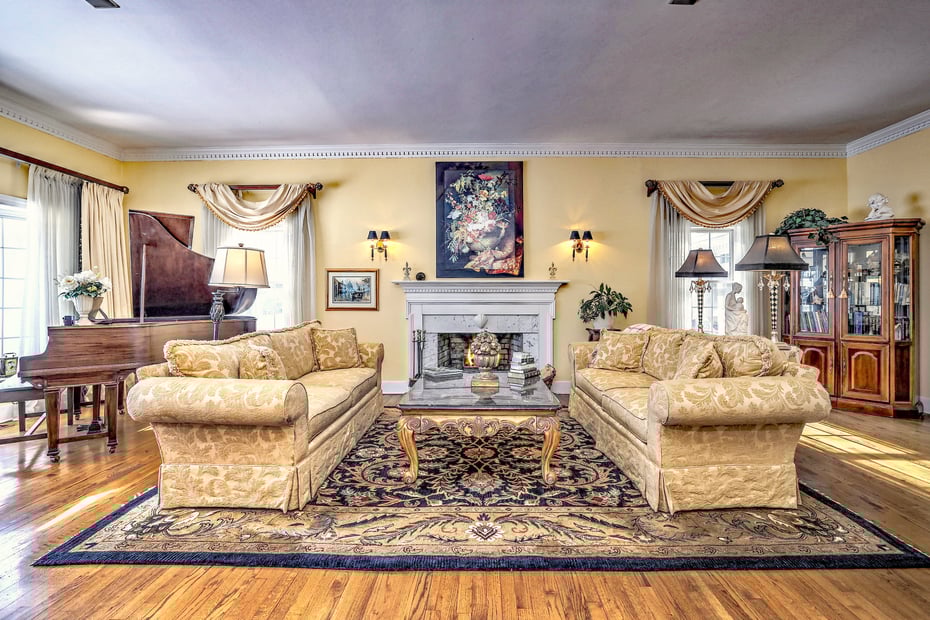 152 West River Street Photo 8