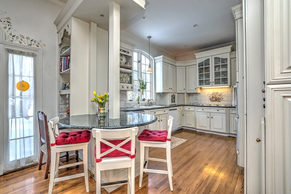 152 West River Street Photo 12