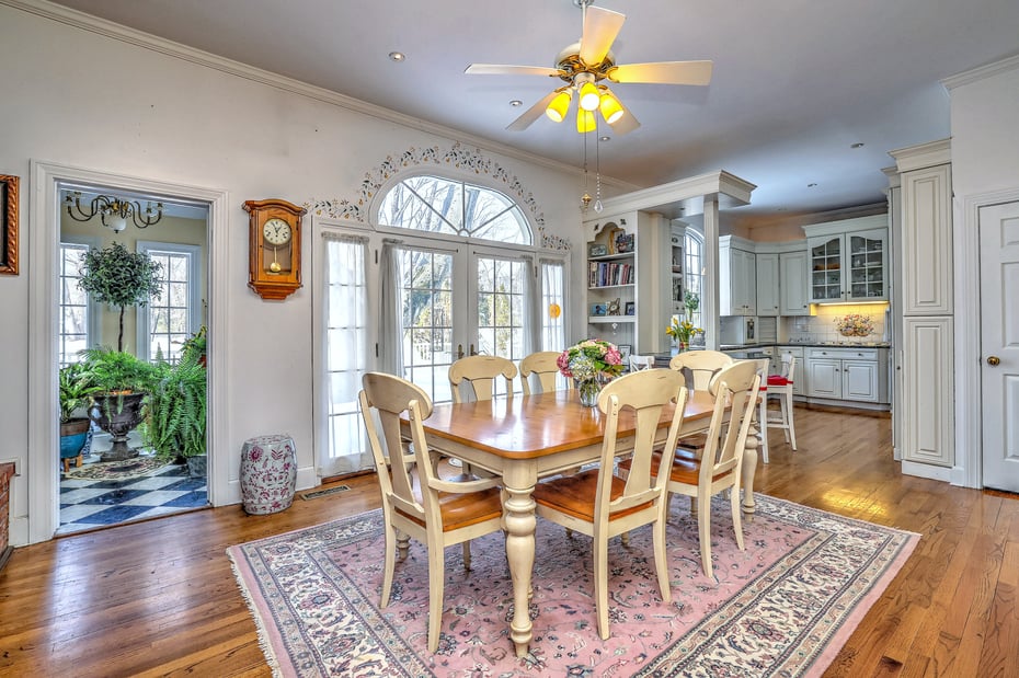 152 West River Street Photo 17