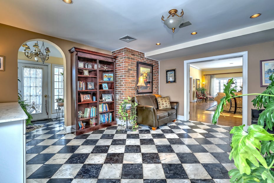 152 West River Street Photo 19