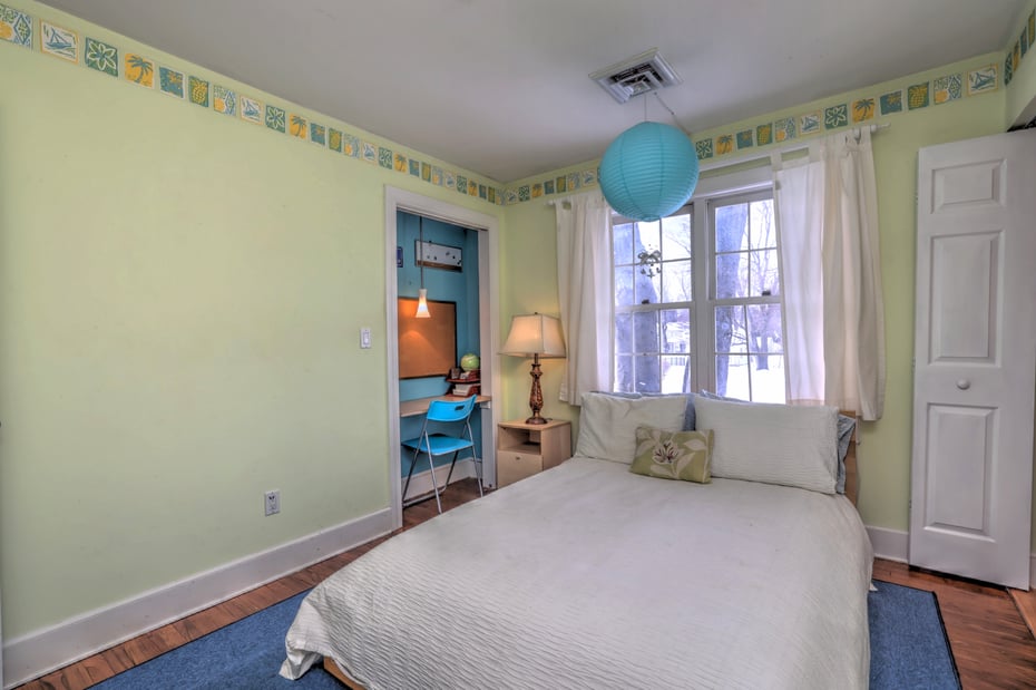 152 West River Street Photo 31