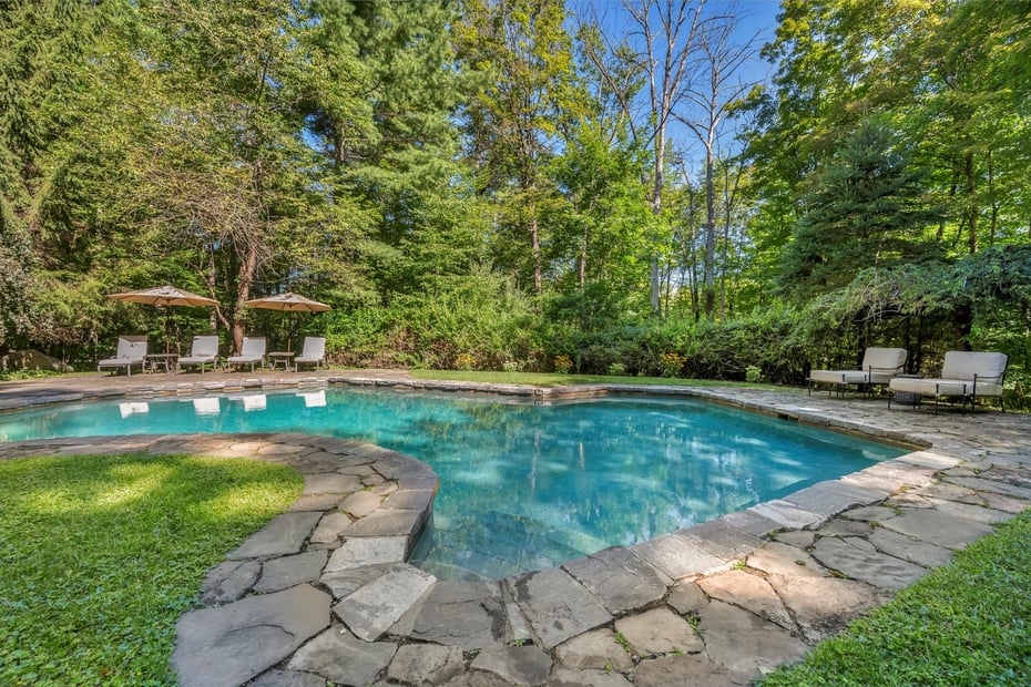 233 Sharon Goshen Turnpike Road Photo 9