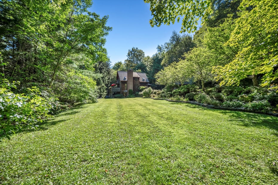 233 Sharon Goshen Turnpike Road Photo 27