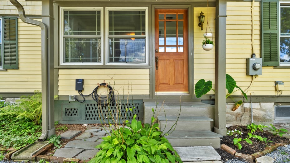 220 Kemble St Photo 4