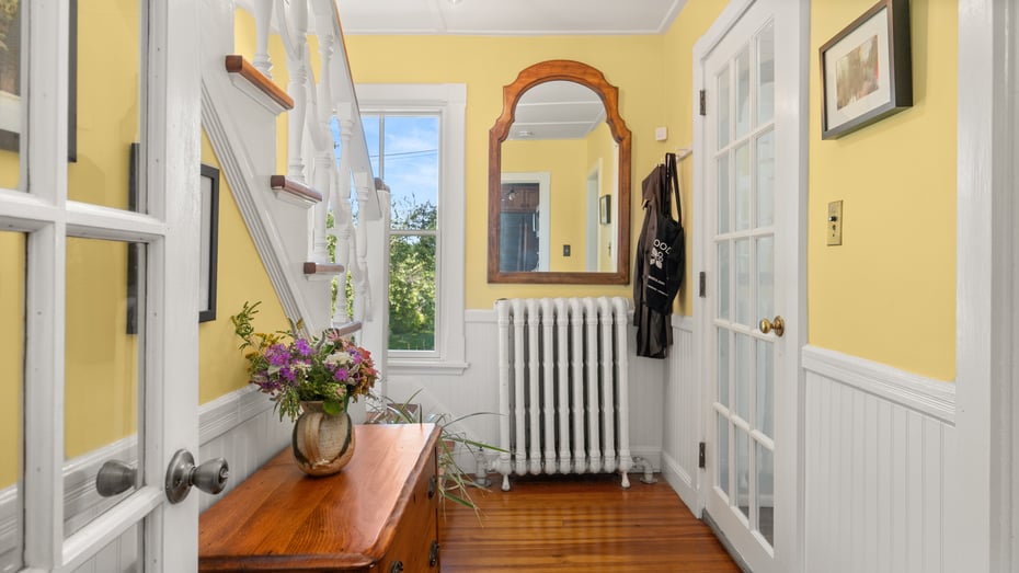 220 Kemble St Photo 5