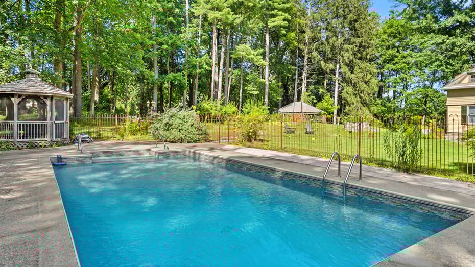 220 Kemble St Photo 34