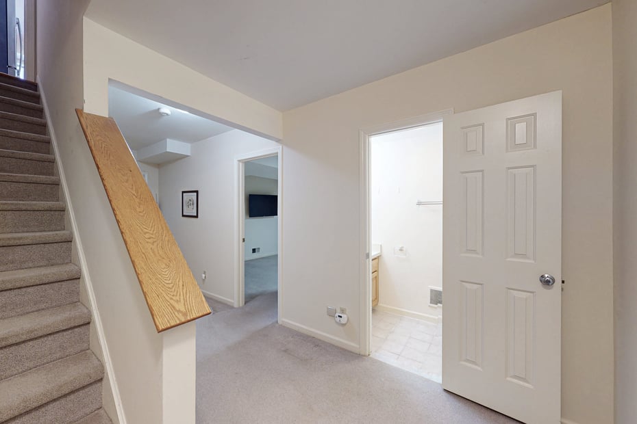 183 Coachmans Drive Photo 33