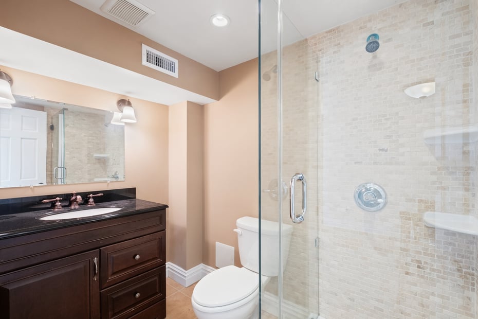 66 Middle Road Photo 22