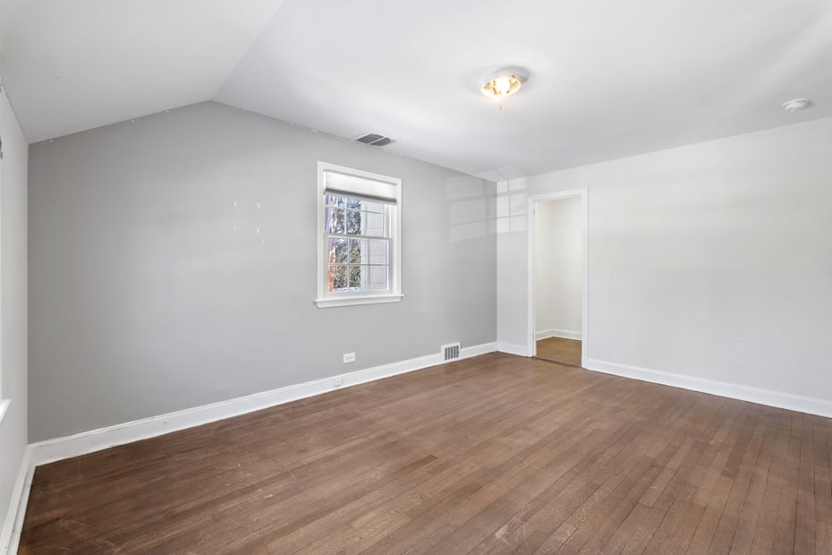 66 Middle Road Photo 14