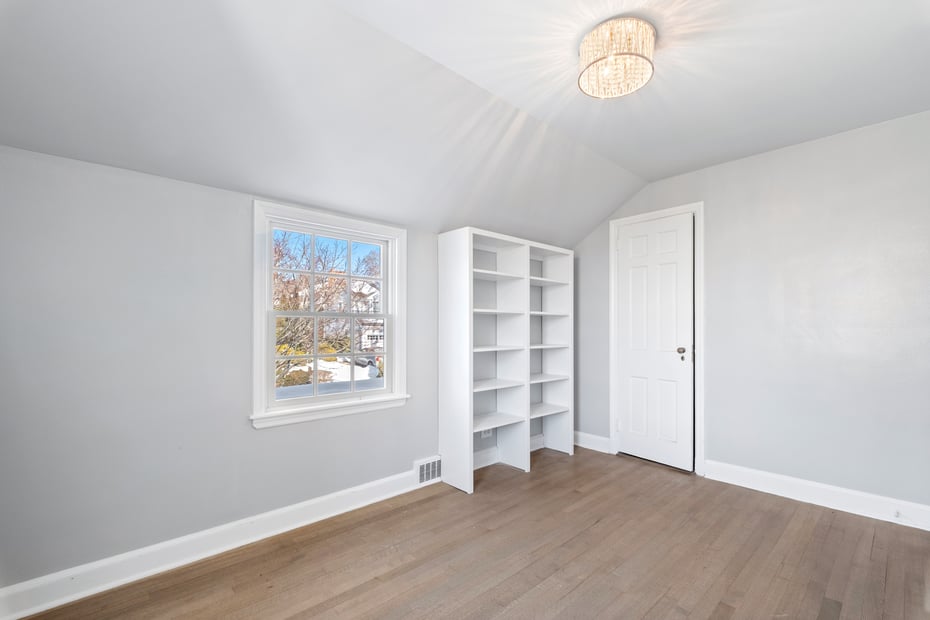 66 Middle Road Photo 16