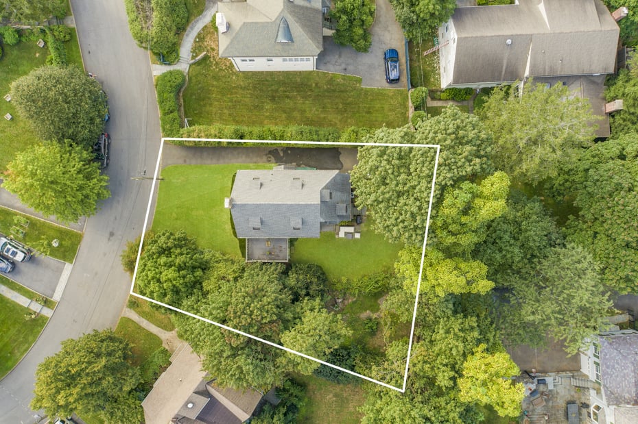 23 Lyons Place Photo 3