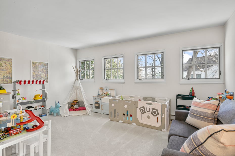 23 Lyons Place Photo 8