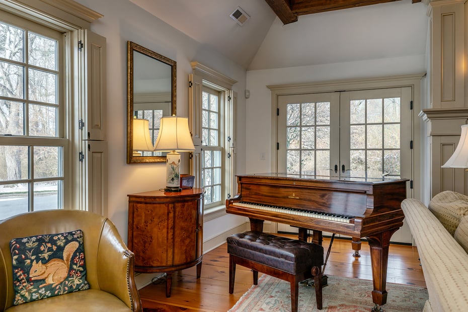 2 Great Elm Drive Photo 8