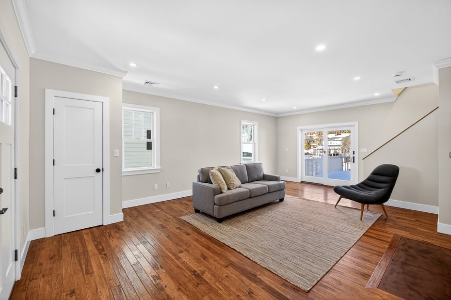 11 Roselle Avenue Photo 4