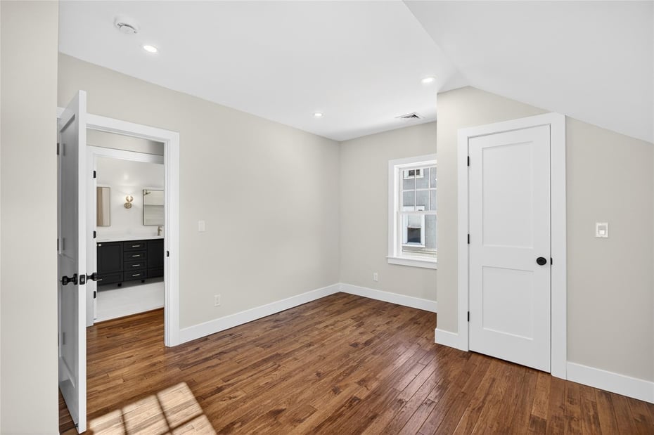 11 Roselle Avenue Photo 20