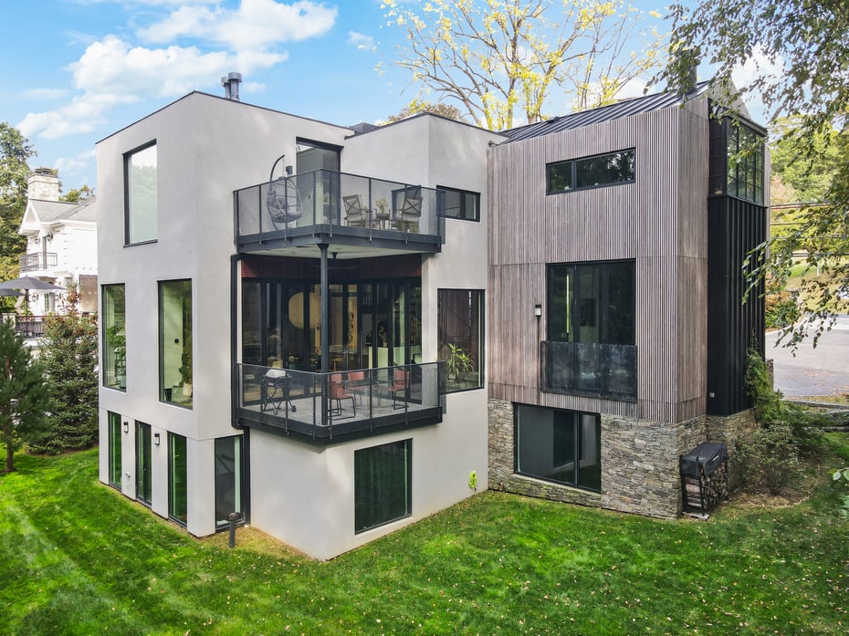 95 N Broadway Photo 23