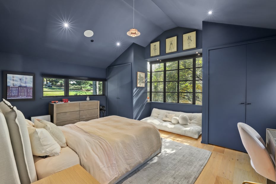 95 N Broadway Photo 26