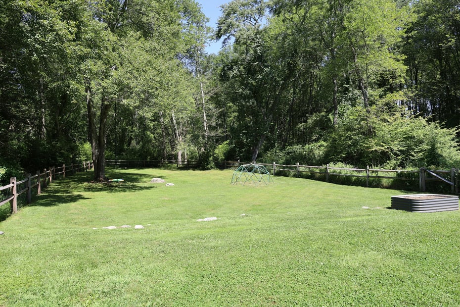 18 Head Of Meadow Road Photo 5