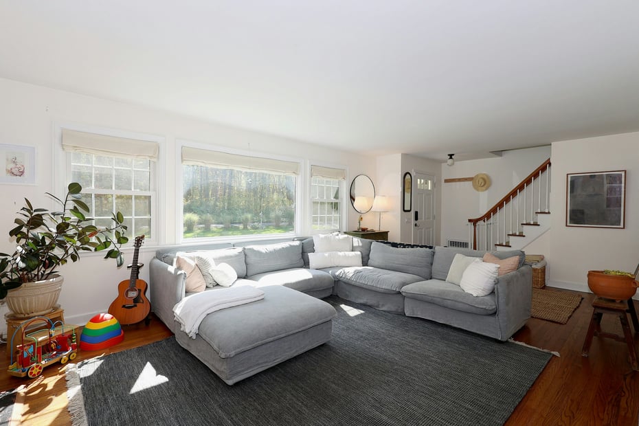 18 Head Of Meadow Road Photo 12