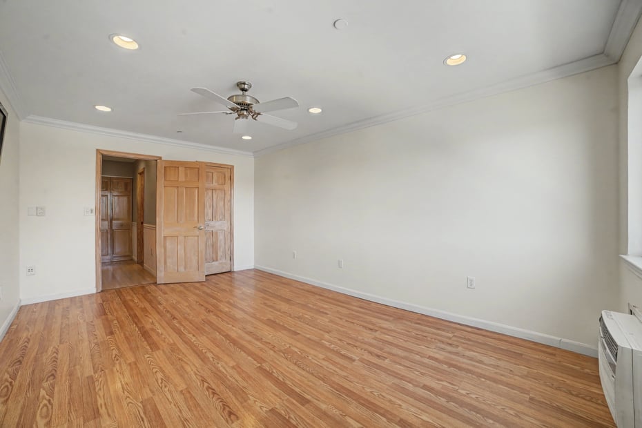 50 Dekalb Avenue  #2E Photo 18