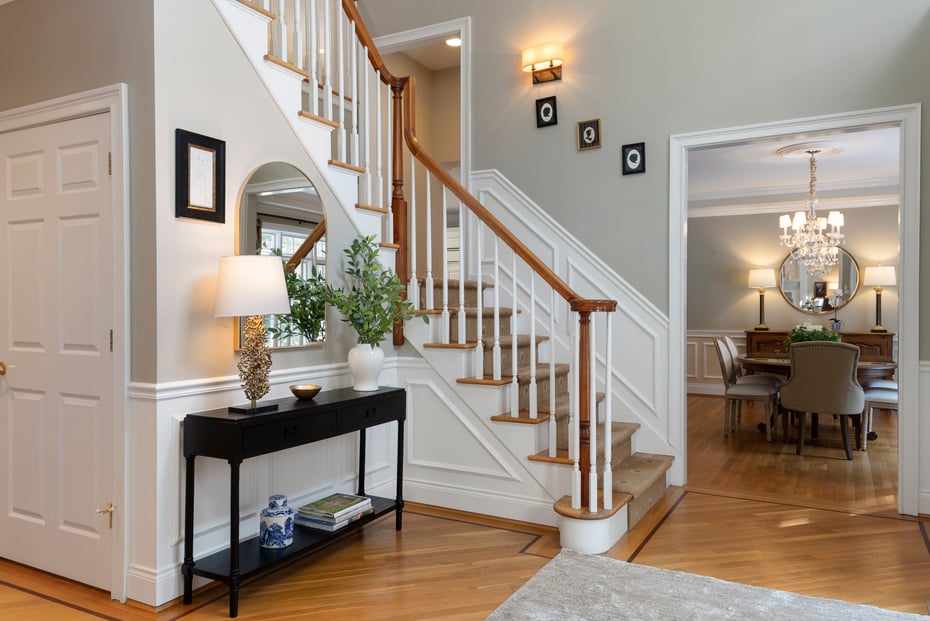 10 Hinchley Wood Photo 3