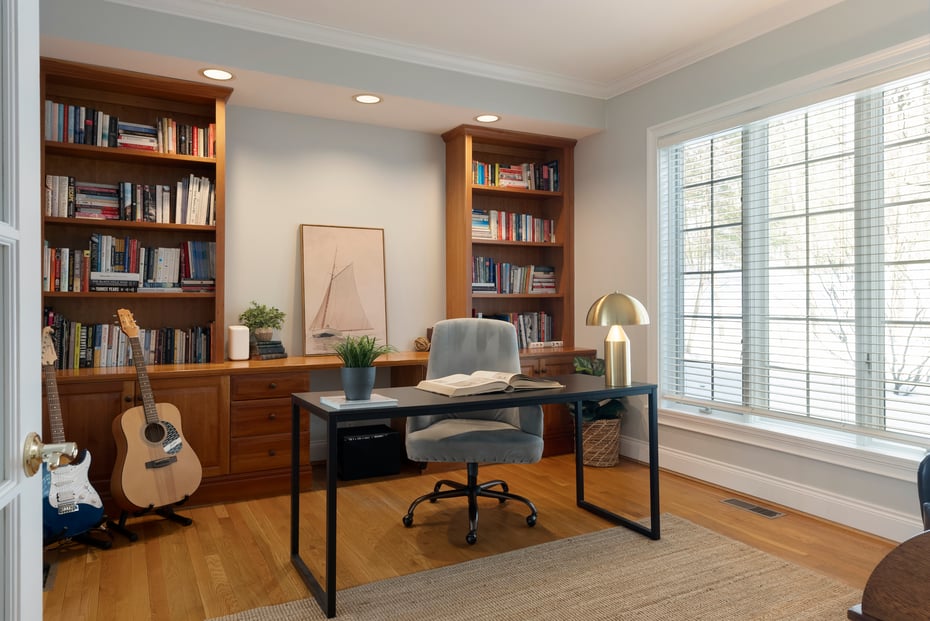 10 Hinchley Wood Photo 8