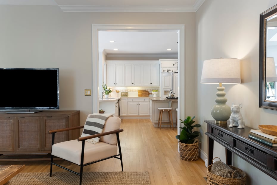 10 Hinchley Wood Photo 16