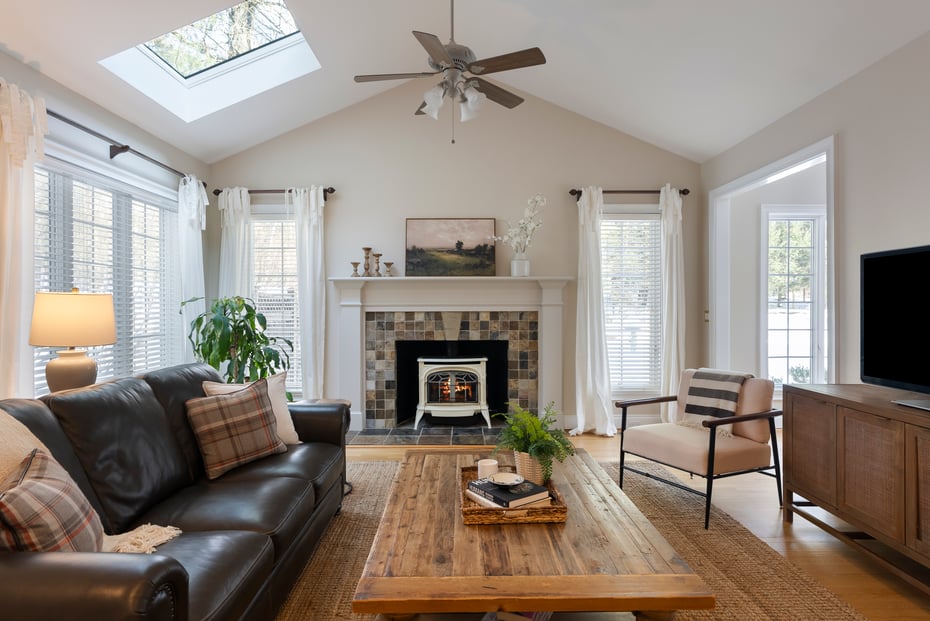 10 Hinchley Wood Photo 17