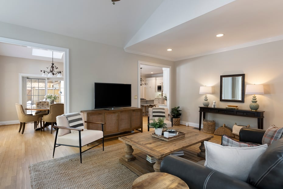 10 Hinchley Wood Photo 18