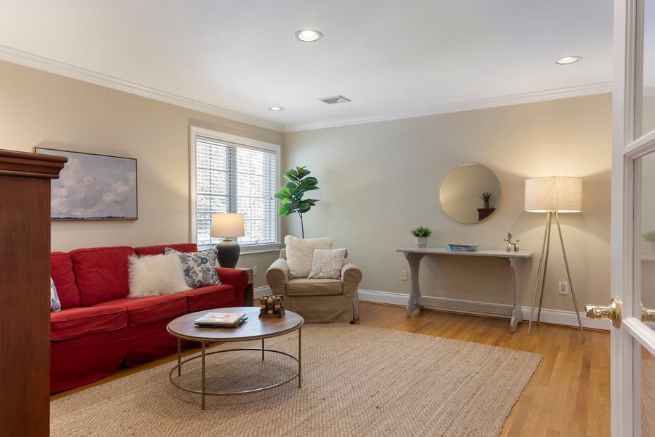 10 Hinchley Wood Photo 25