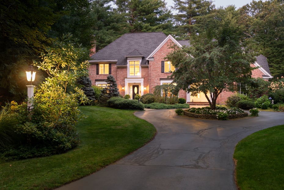 10 Hinchley Wood Photo 40