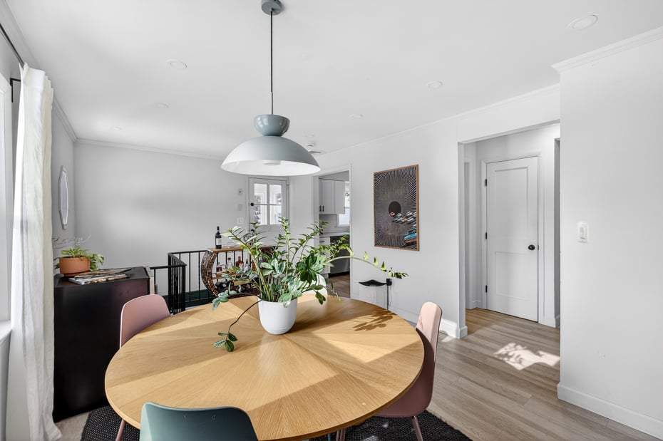 139 S Kensico Avenue Photo 5