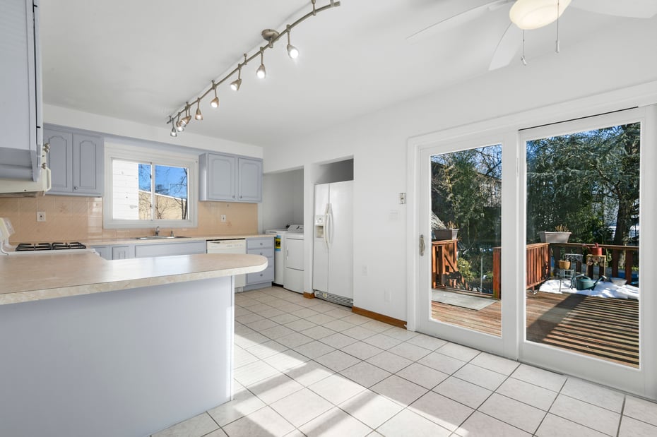 156 Madison Street Photo 11