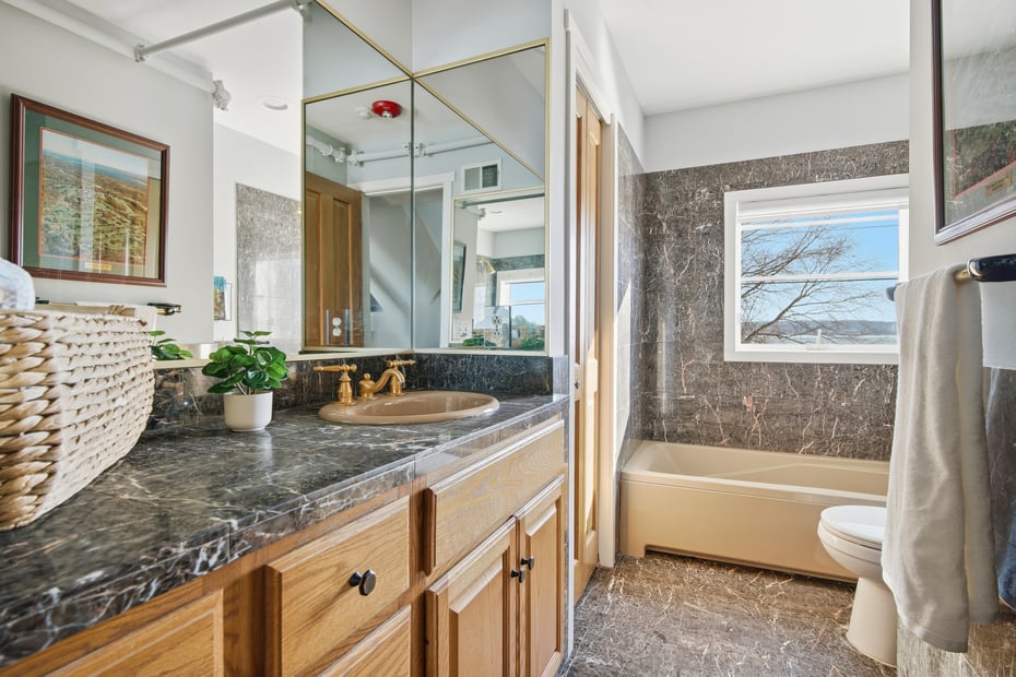 50 Gedney Street Photo 12