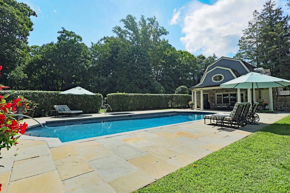 27 Country Club Road Photo 37