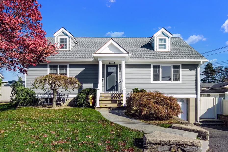 111 Frank Avenue Photo 2