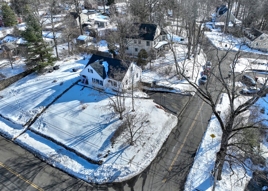 7 East Lake Road Photo 3